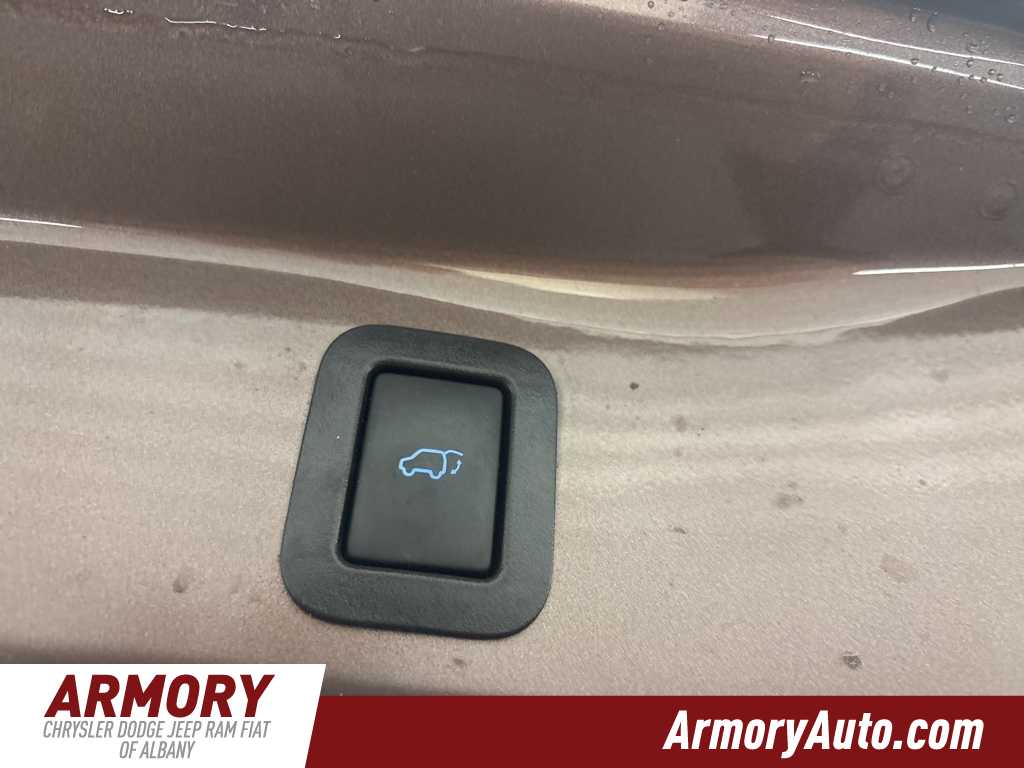 Thumbnail: 2019 Toyota Highlander - 29