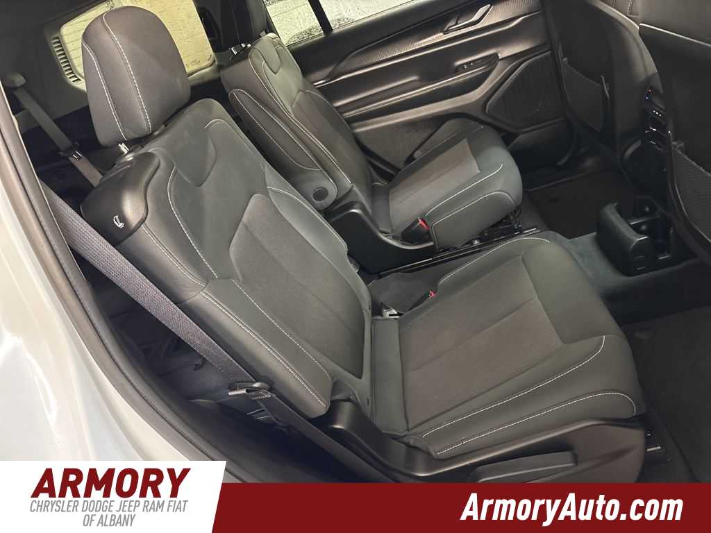 Thumbnail: 2023 Jeep Grand Cherokee L - 34