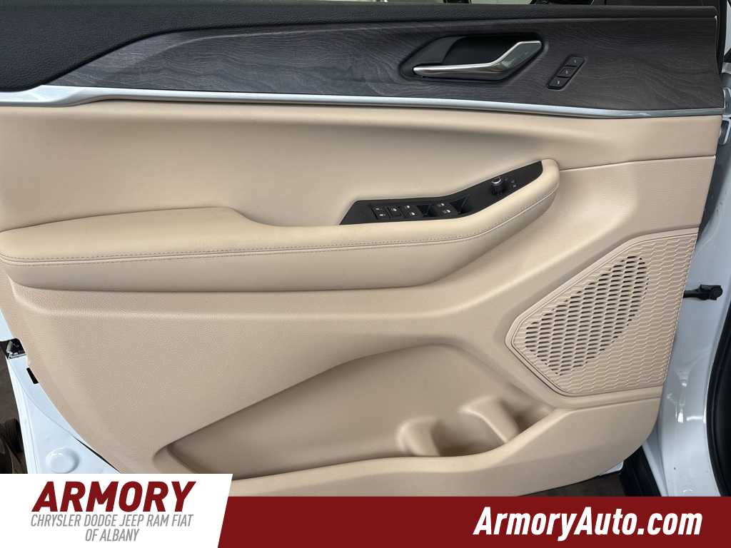 Thumbnail: 2025 Jeep Grand Cherokee - 7