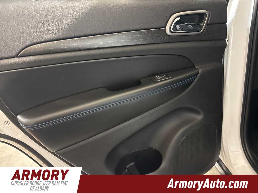 Thumbnail: 2018 Jeep Grand Cherokee - 25