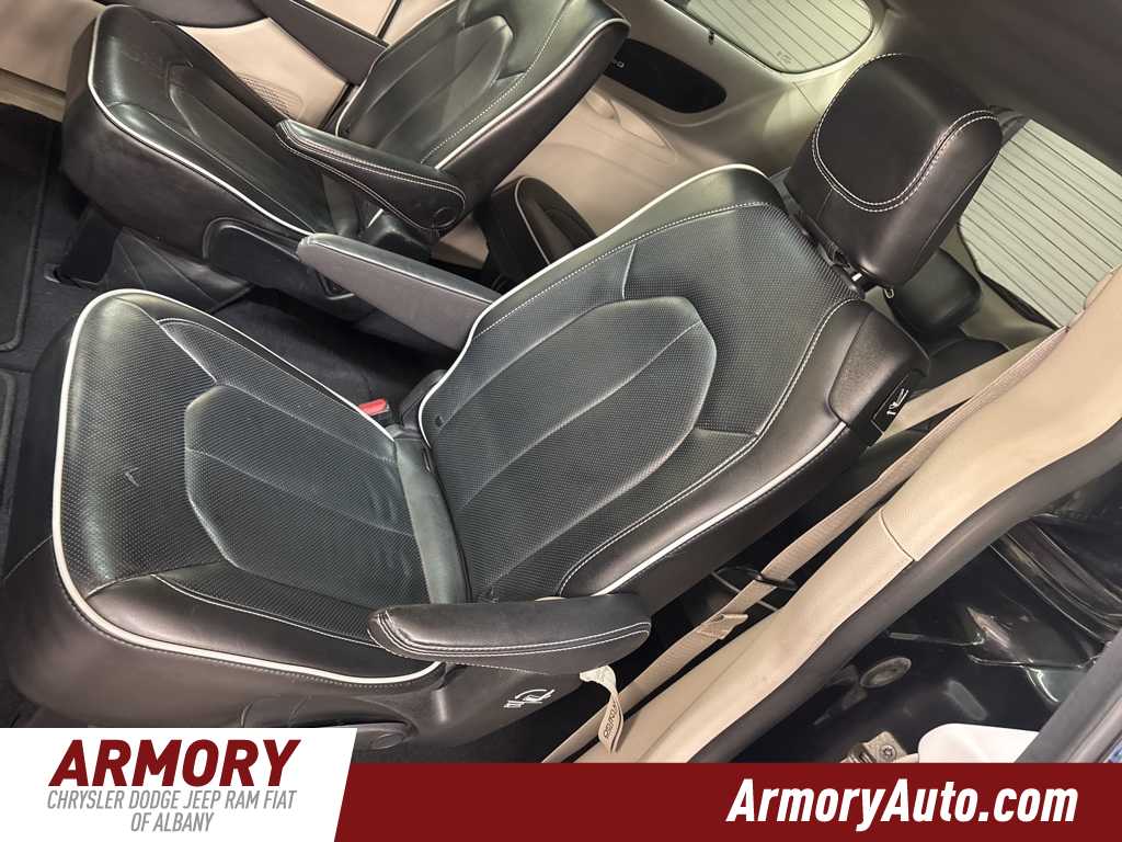 Thumbnail: 2023 Chrysler Pacifica - 24