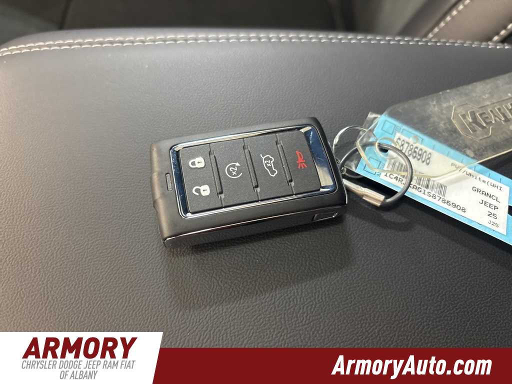 Thumbnail: 2025 Jeep Grand Cherokee L - 17