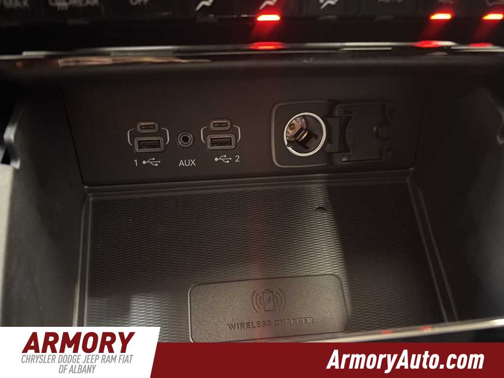 Thumbnail: 2025 Jeep Grand Cherokee - 17