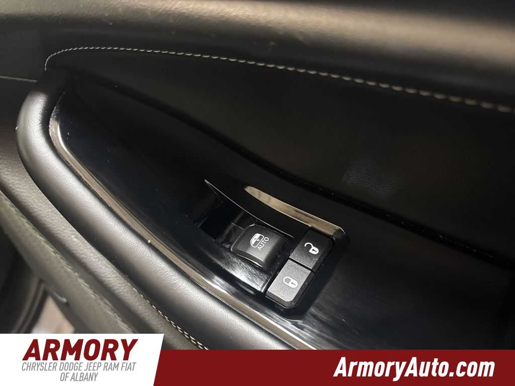 Thumbnail: 2023 Jeep Grand Cherokee L - 46