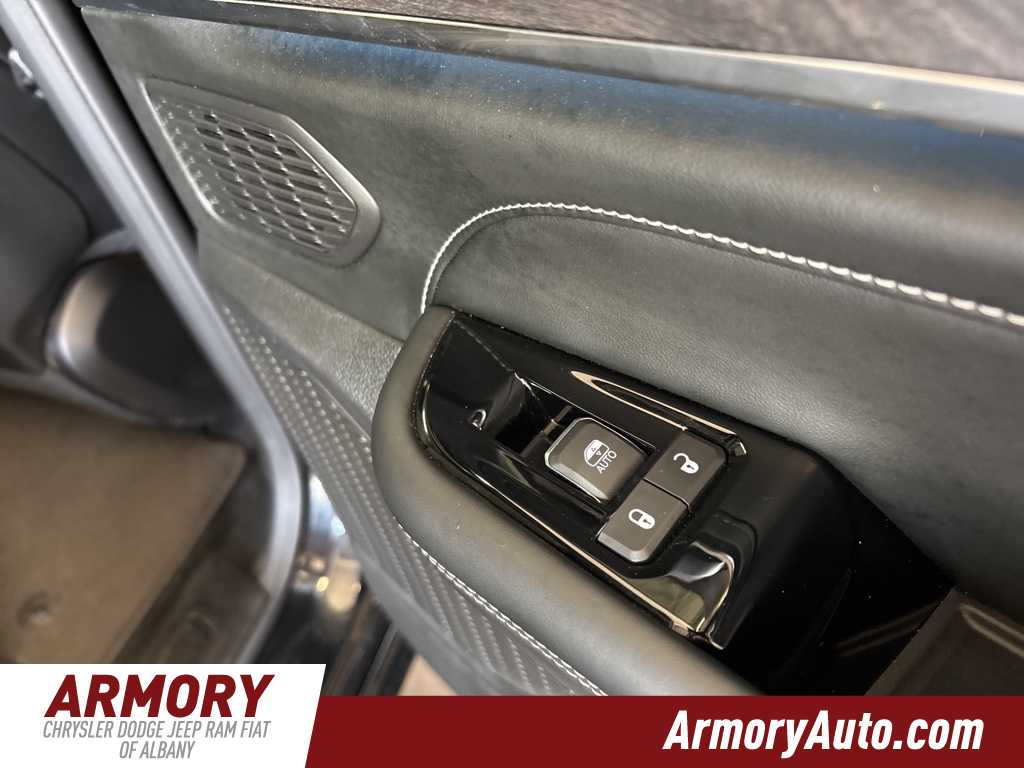 Thumbnail: 2023 Jeep Grand Cherokee - 39