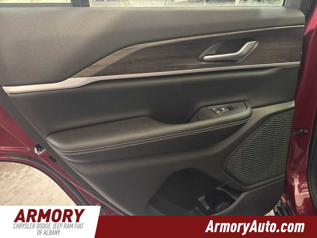 Thumbnail: 2025 Jeep Grand Cherokee - 27