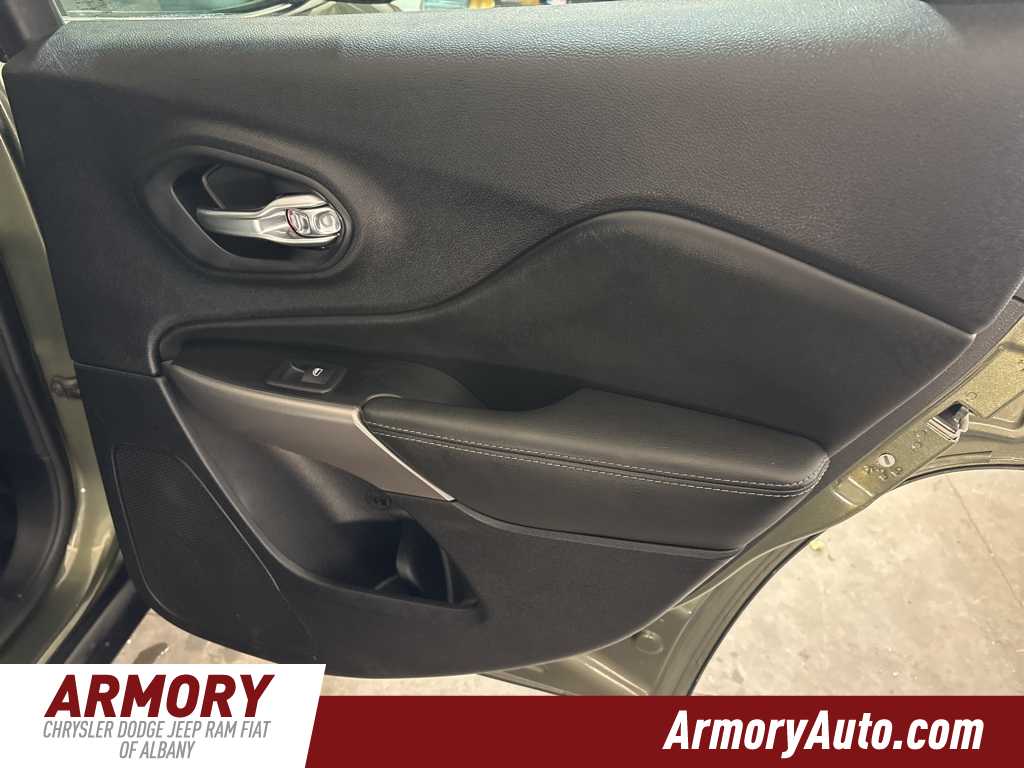 Thumbnail: 2021 Jeep Cherokee - 31