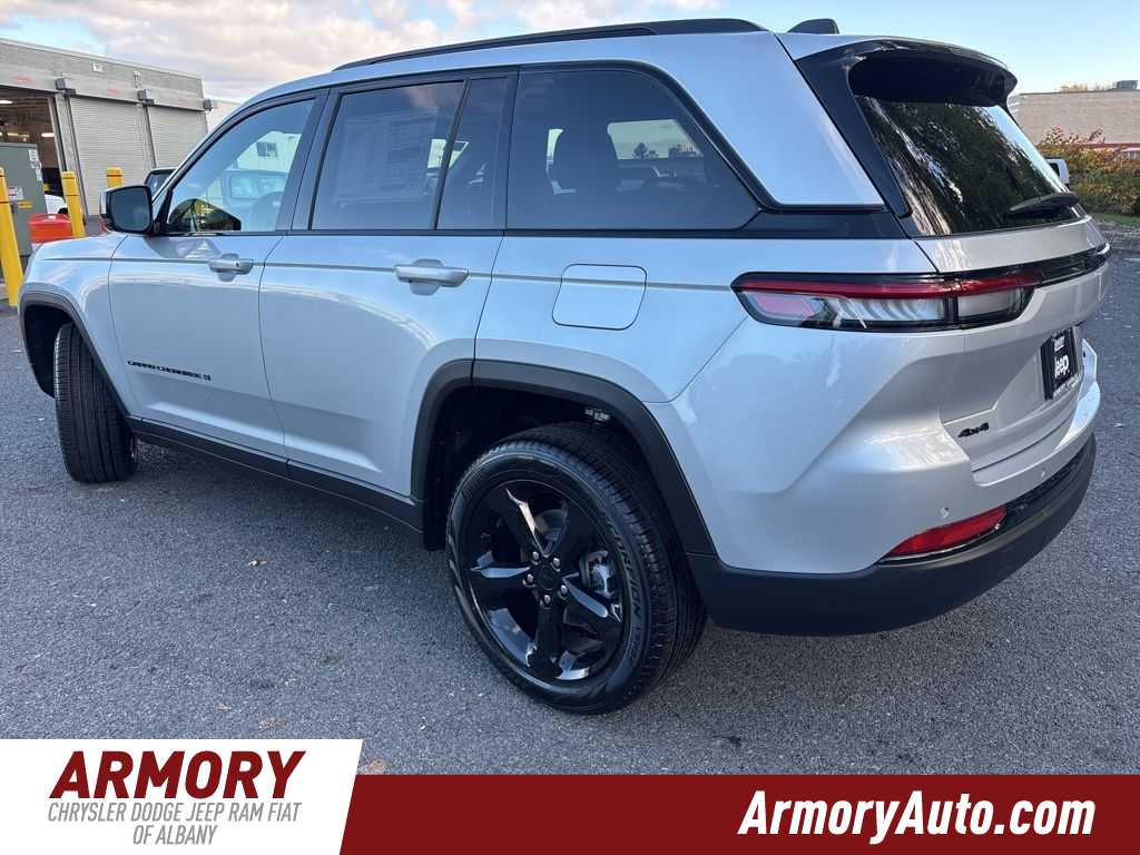 Thumbnail: 2025 Jeep Grand Cherokee - 6