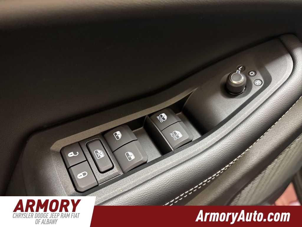 Thumbnail: 2025 Jeep Grand Cherokee - 8