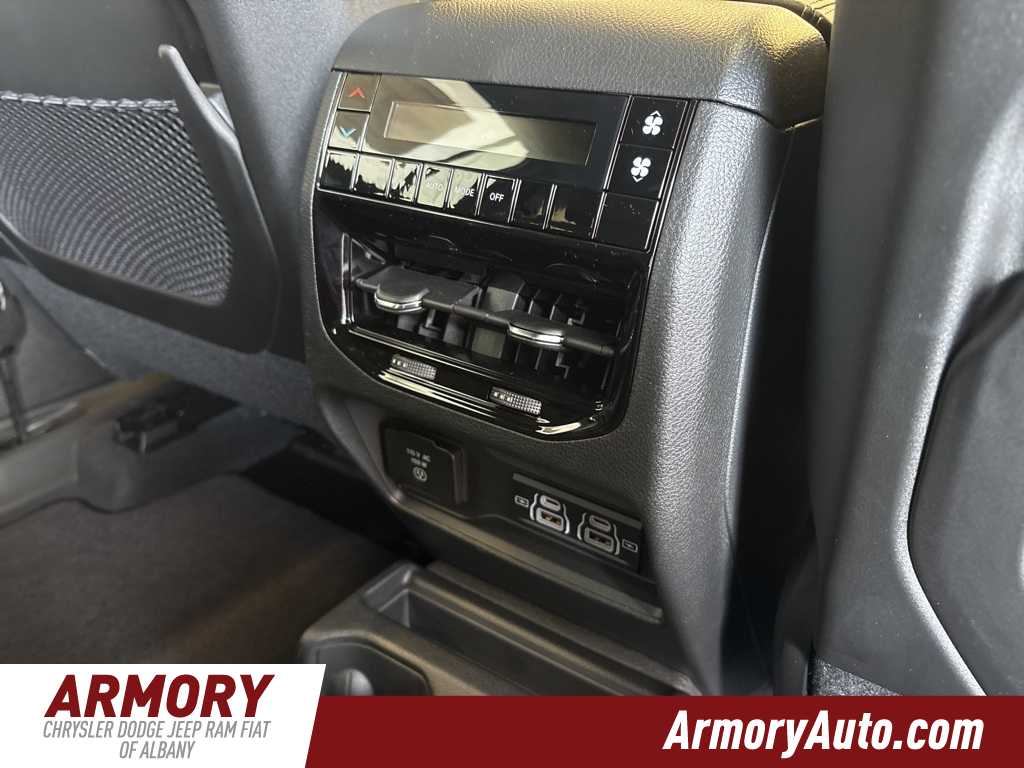 Thumbnail: 2025 Jeep Grand Cherokee L - 36