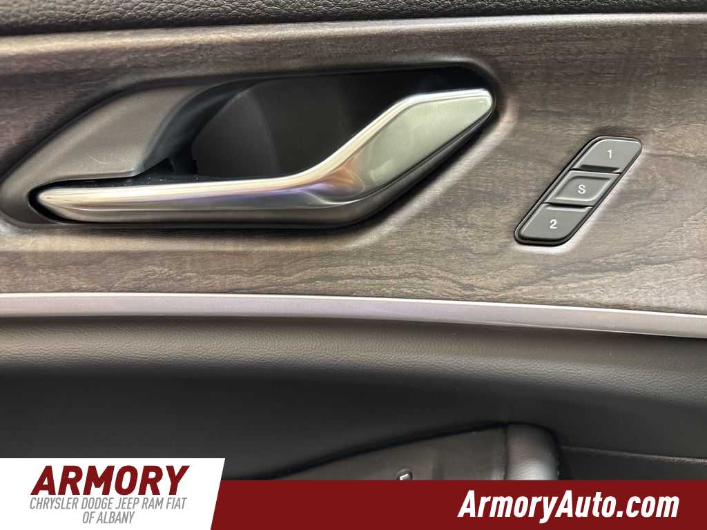 Thumbnail: 2025 Jeep Grand Cherokee - 9