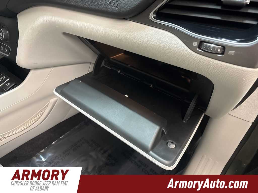 Thumbnail: 2019 Jeep Cherokee - 43