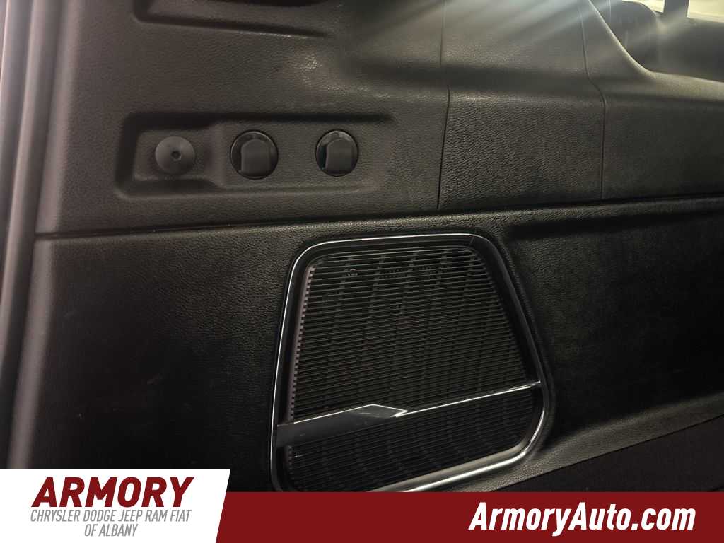 Thumbnail: 2024 Jeep Wagoneer - 39