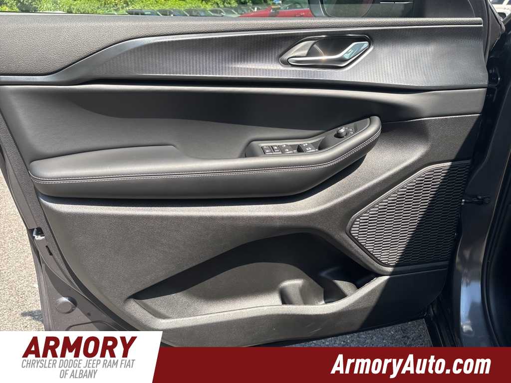 Thumbnail: 2025 Jeep Grand Cherokee - 7