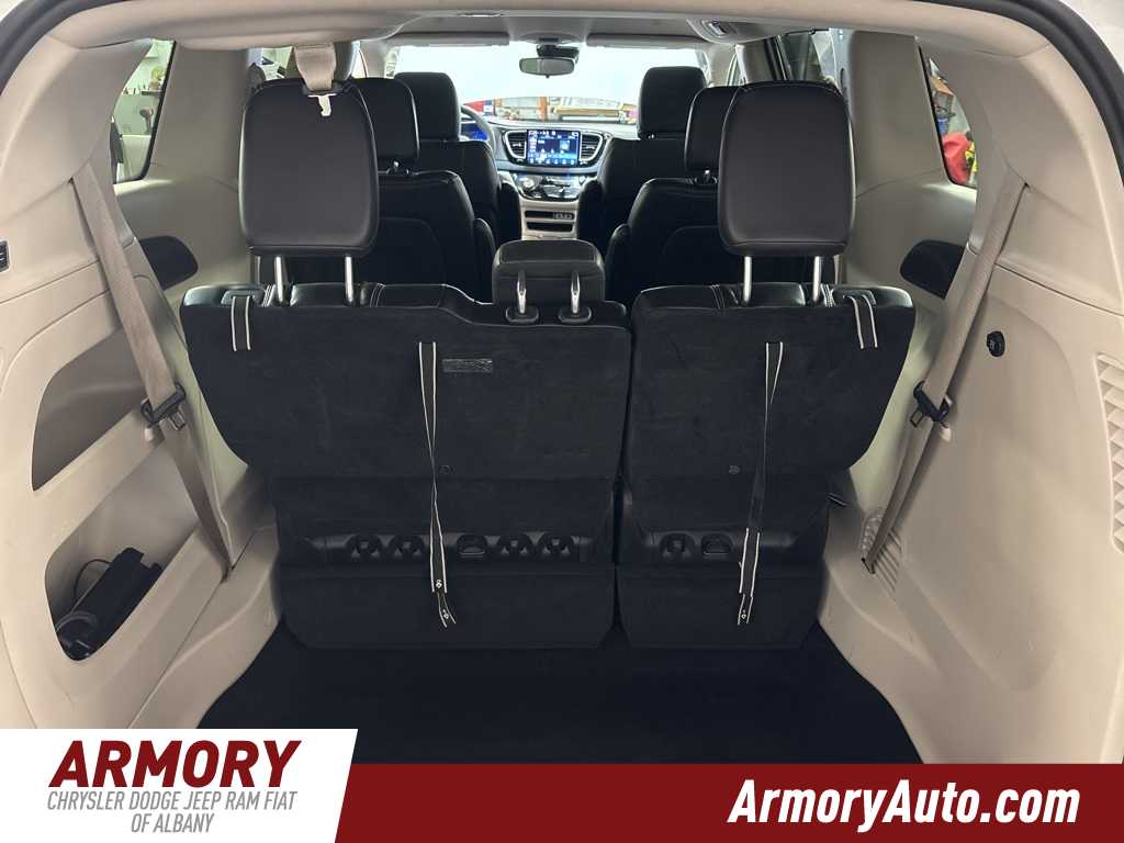 2023 Chrysler Pacifica Touring L 34