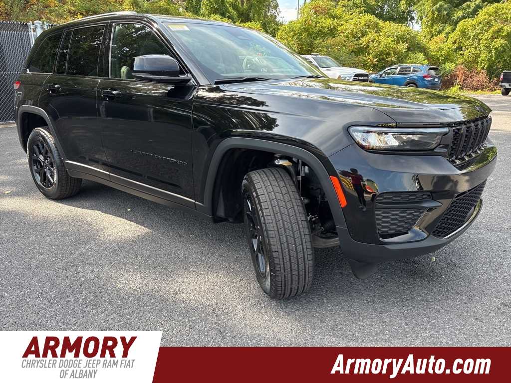 Thumbnail: 2025 Jeep Grand Cherokee - 3