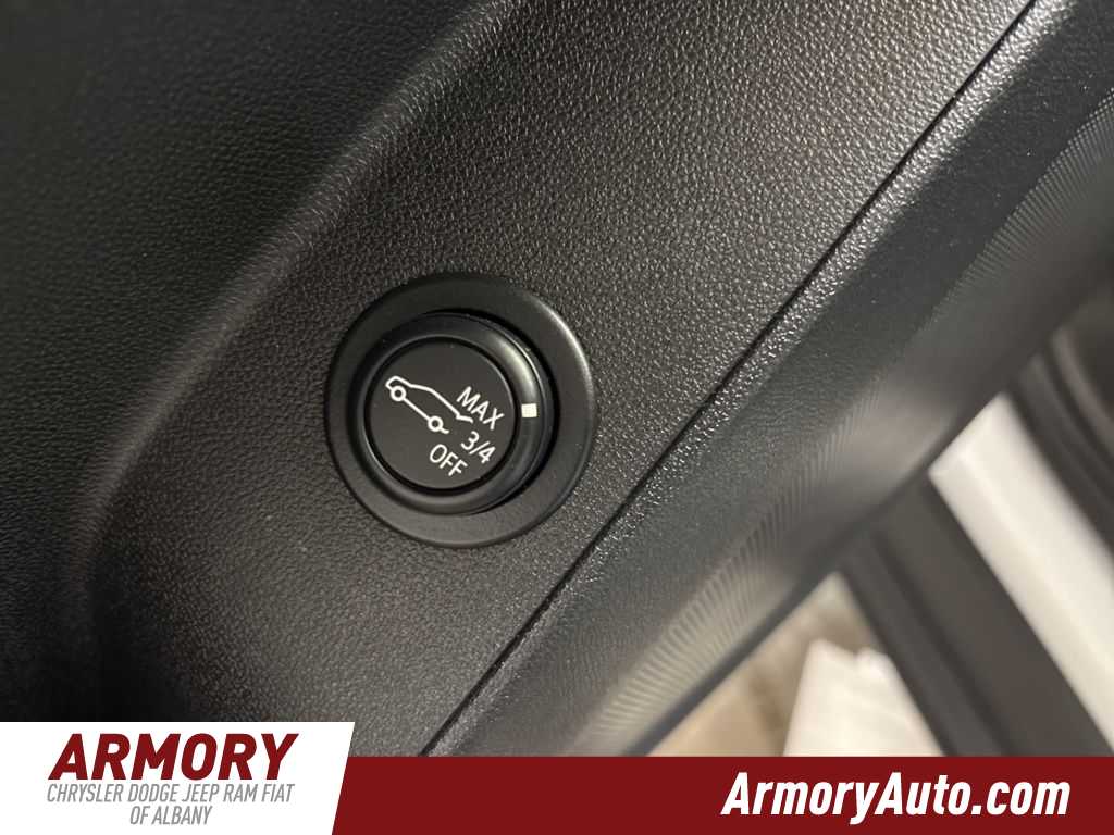 Thumbnail: 2022 Chevrolet Equinox - 9