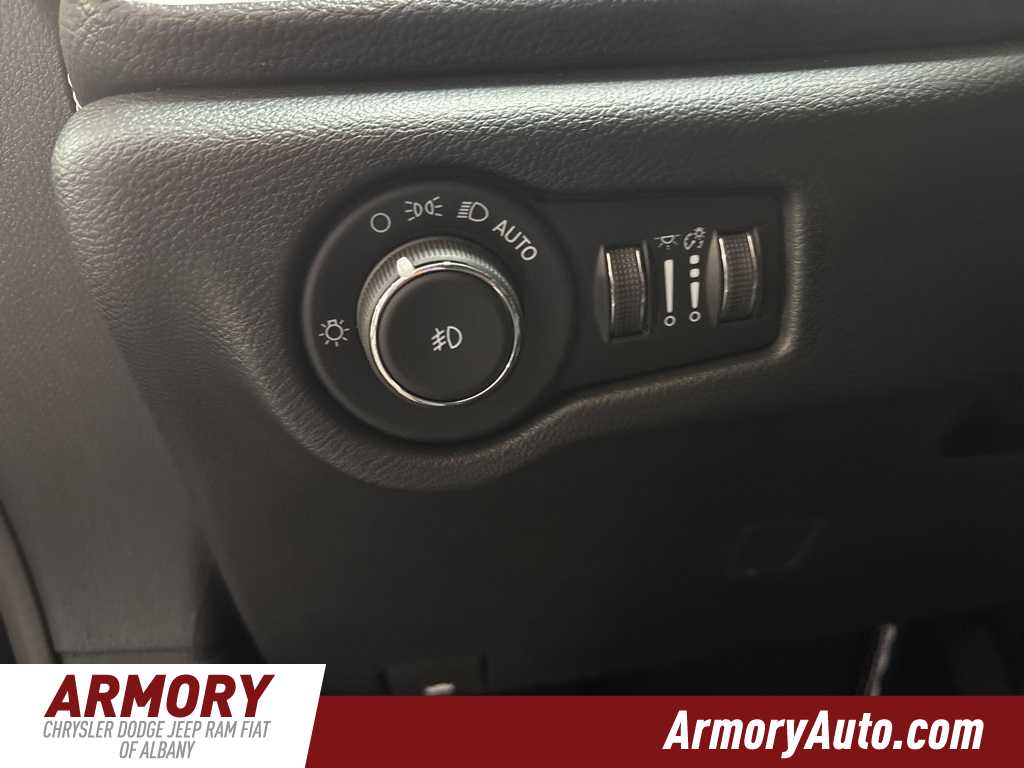 Thumbnail: 2026 Chrysler Pacifica - 11