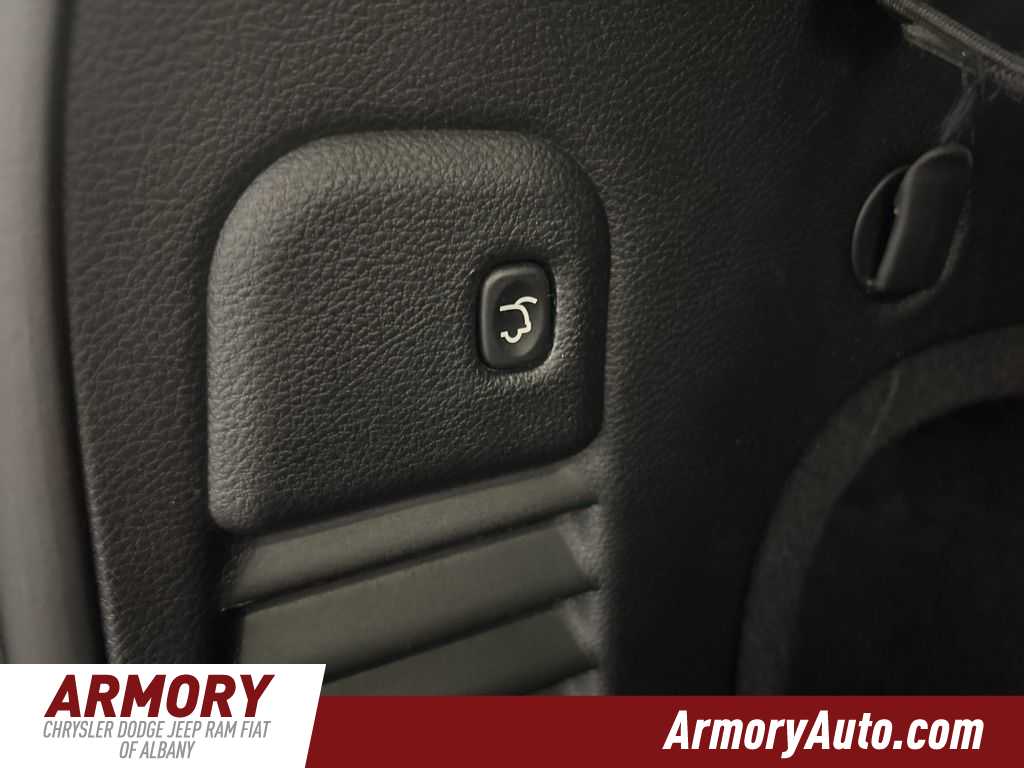 Thumbnail: 2021 Jeep Grand Cherokee - 32