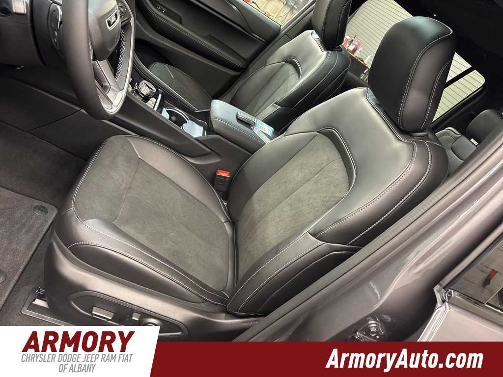 Thumbnail: 2025 Jeep Grand Cherokee L - 10