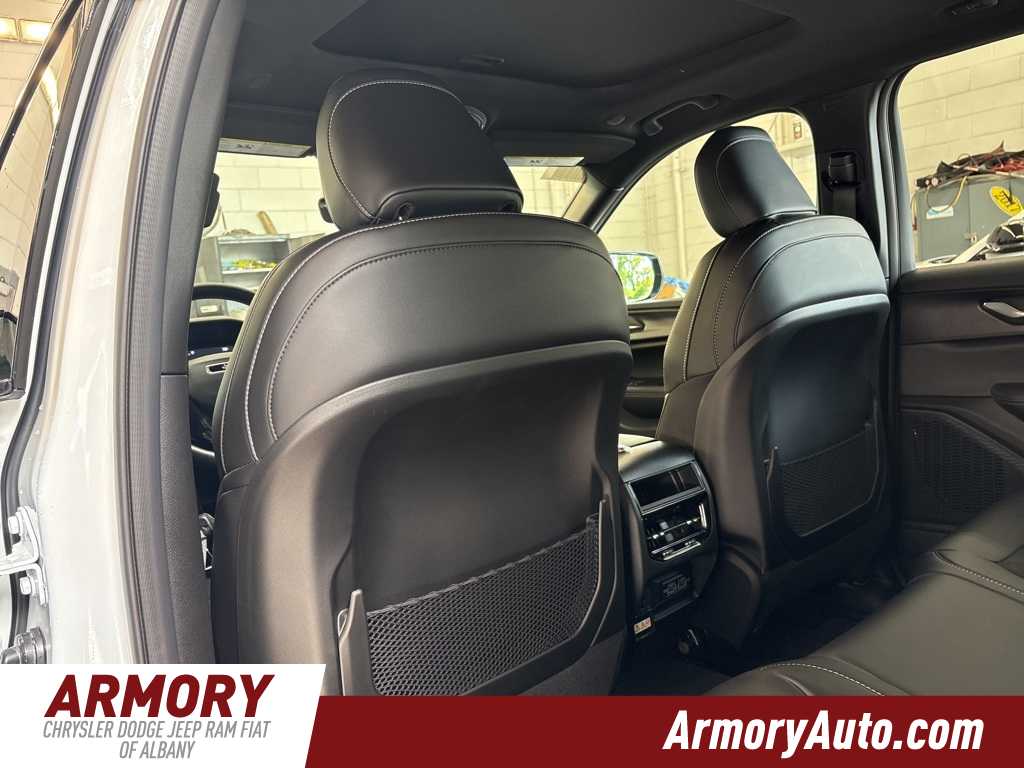 Thumbnail: 2025 Jeep Grand Cherokee - 21