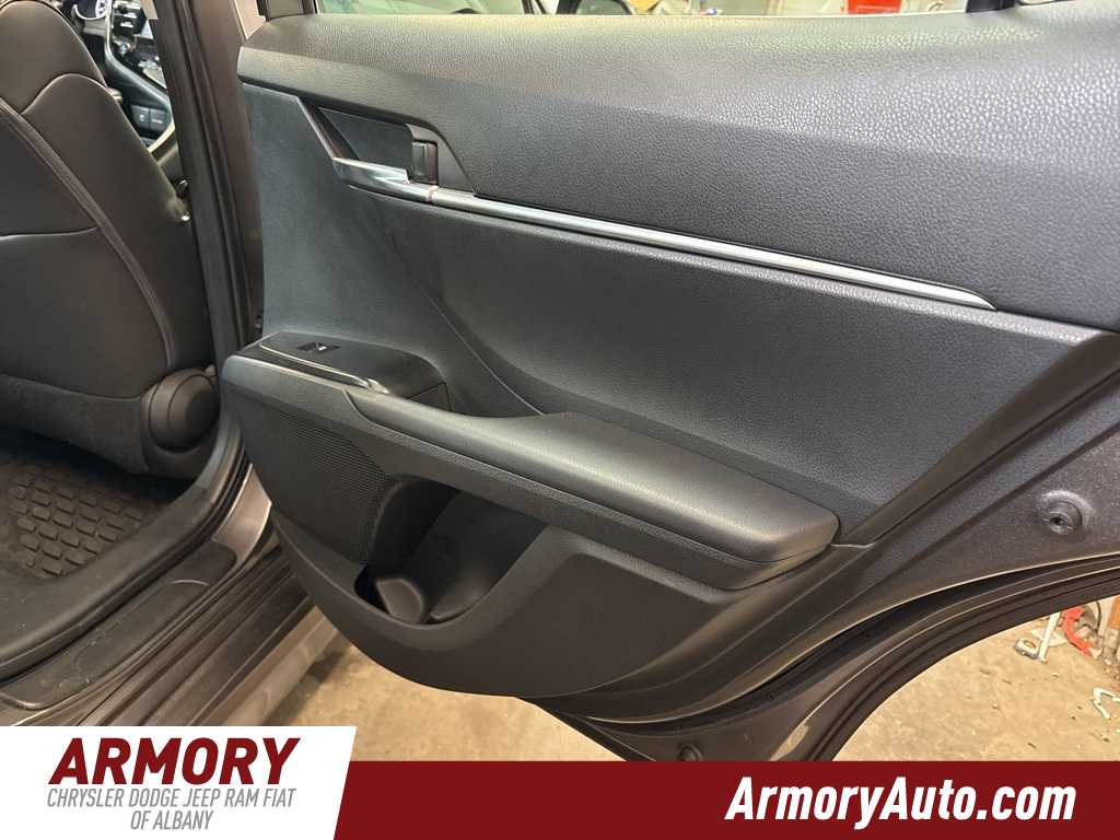 2018 Toyota Camry SE 25