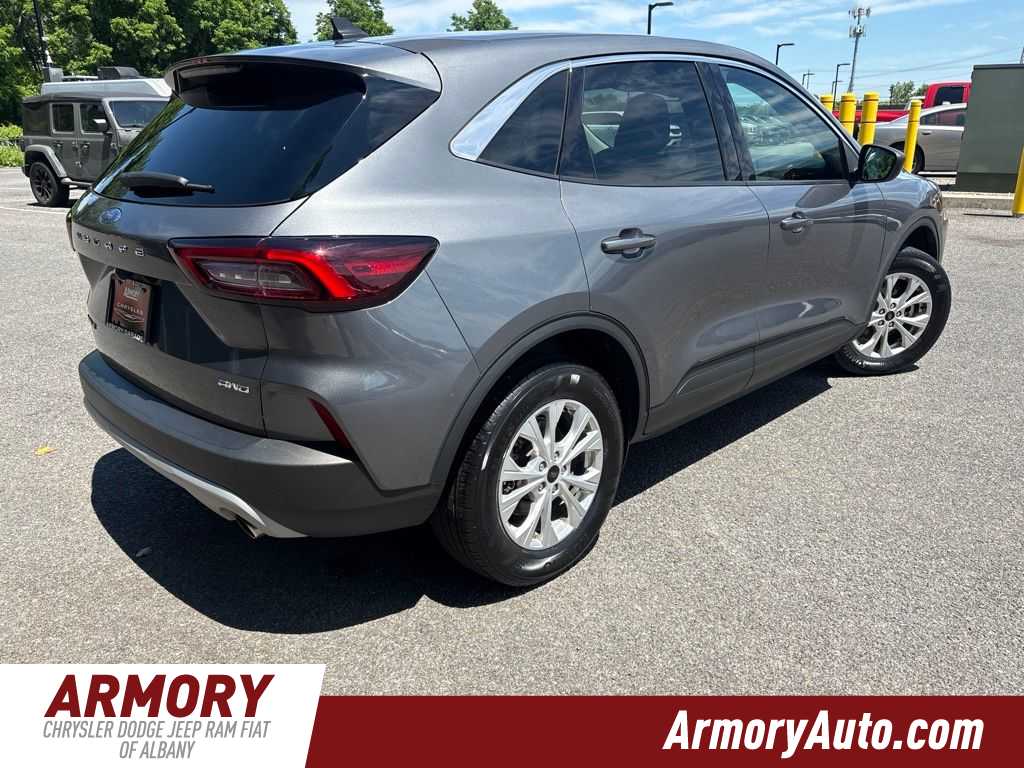 Thumbnail: 2024 Ford Escape - 3