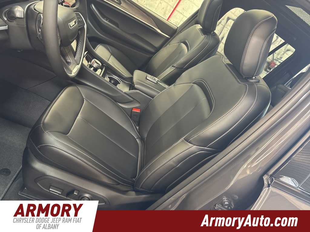 Thumbnail: 2025 Jeep Grand Cherokee - 11