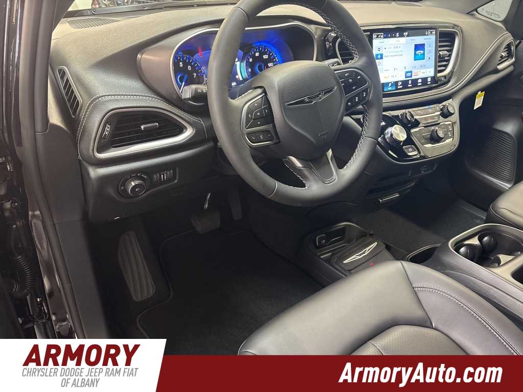 Thumbnail: 2026 Chrysler Pacifica - 9