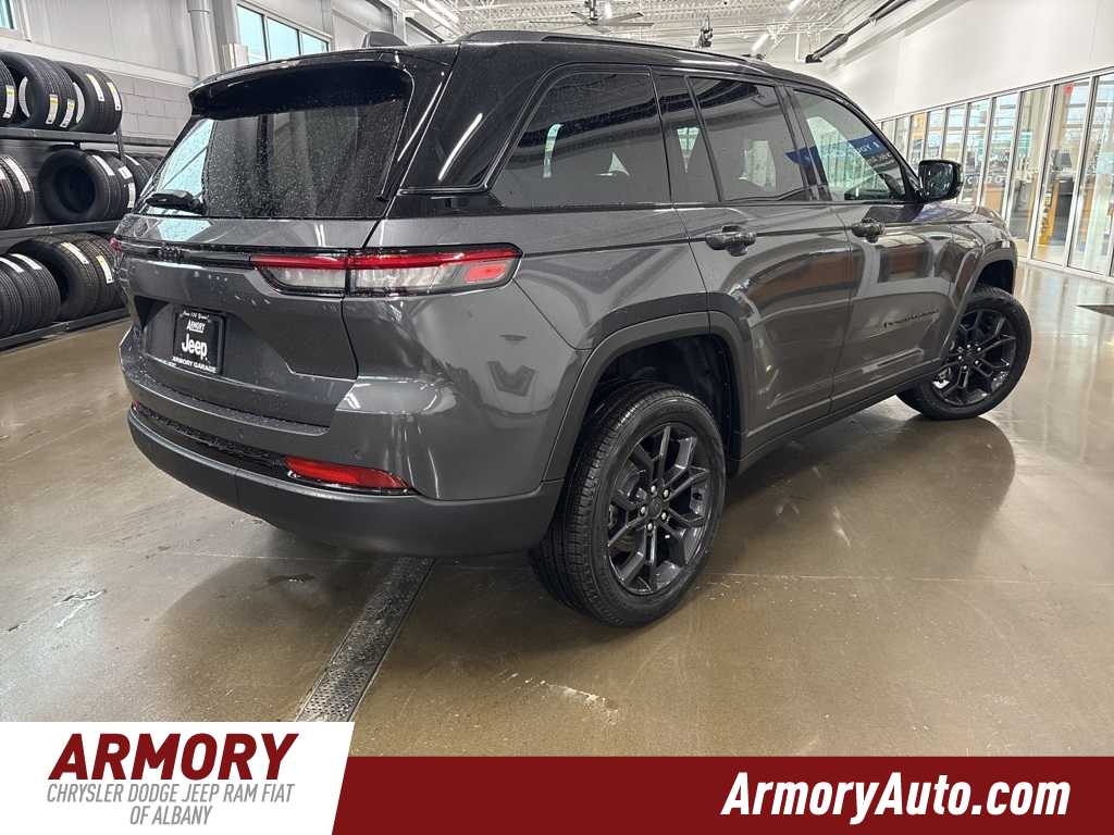 Thumbnail: 2025 Jeep Grand Cherokee - 4