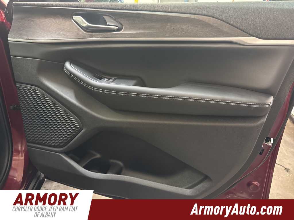 Thumbnail: 2026 Jeep Grand Cherokee - 38