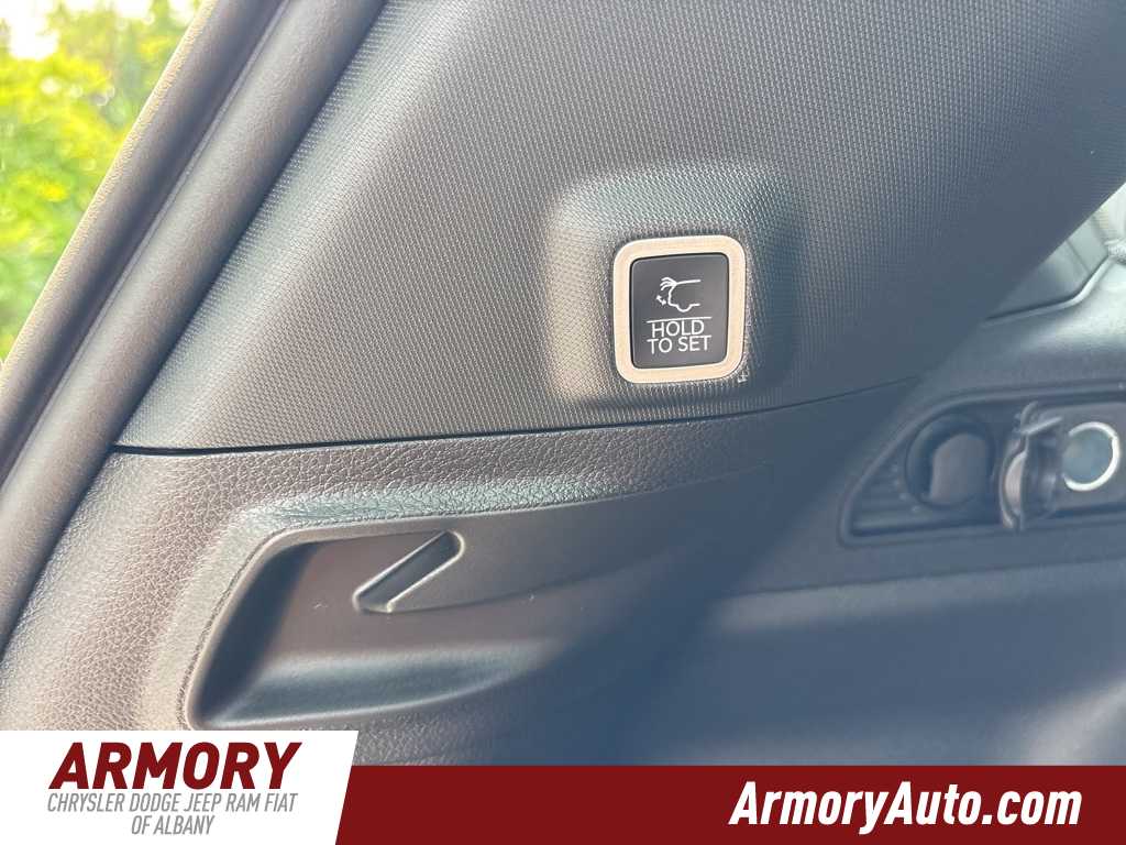 Thumbnail: 2025 Jeep Grand Cherokee - 23