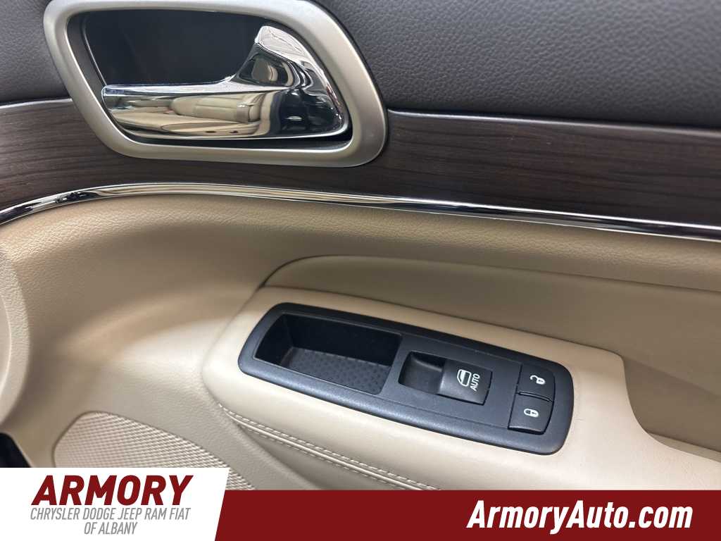 Thumbnail: 2016 Jeep Grand Cherokee - 39