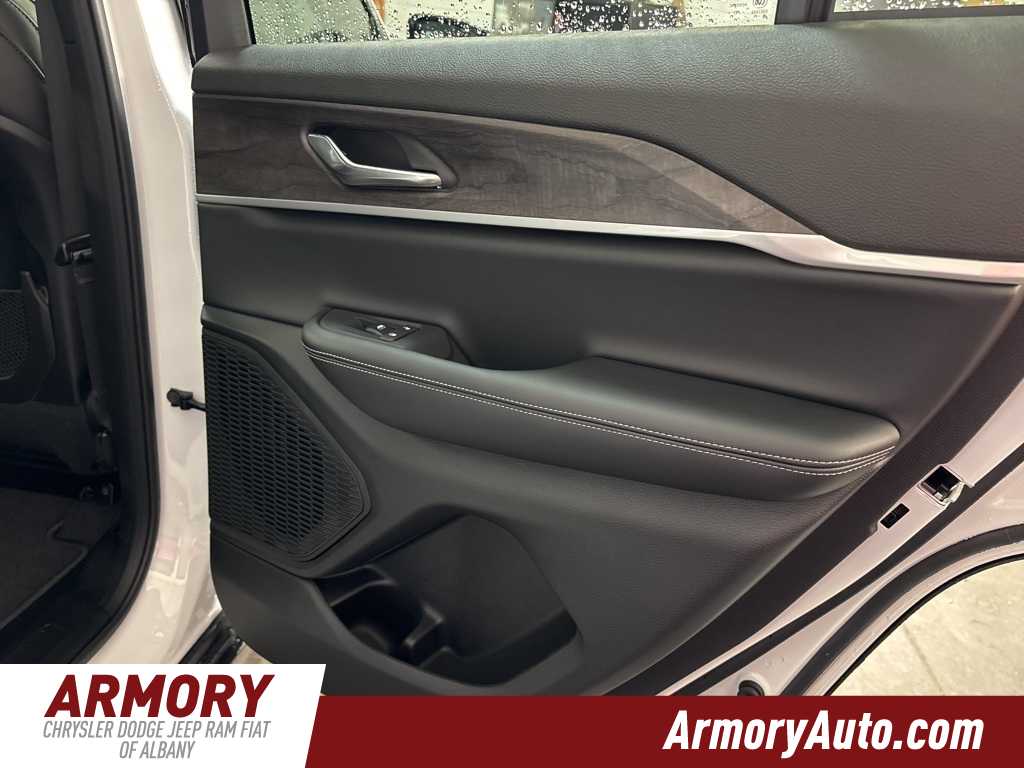 Thumbnail: 2025 Jeep Grand Cherokee - 29