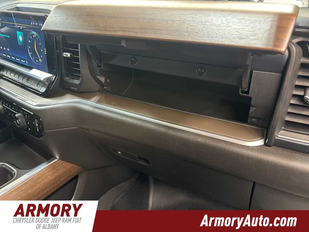 Thumbnail: 2022 Chevrolet Silverado 1500 - 43