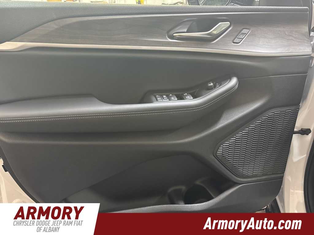 Thumbnail: 2025 Jeep Grand Cherokee - 7