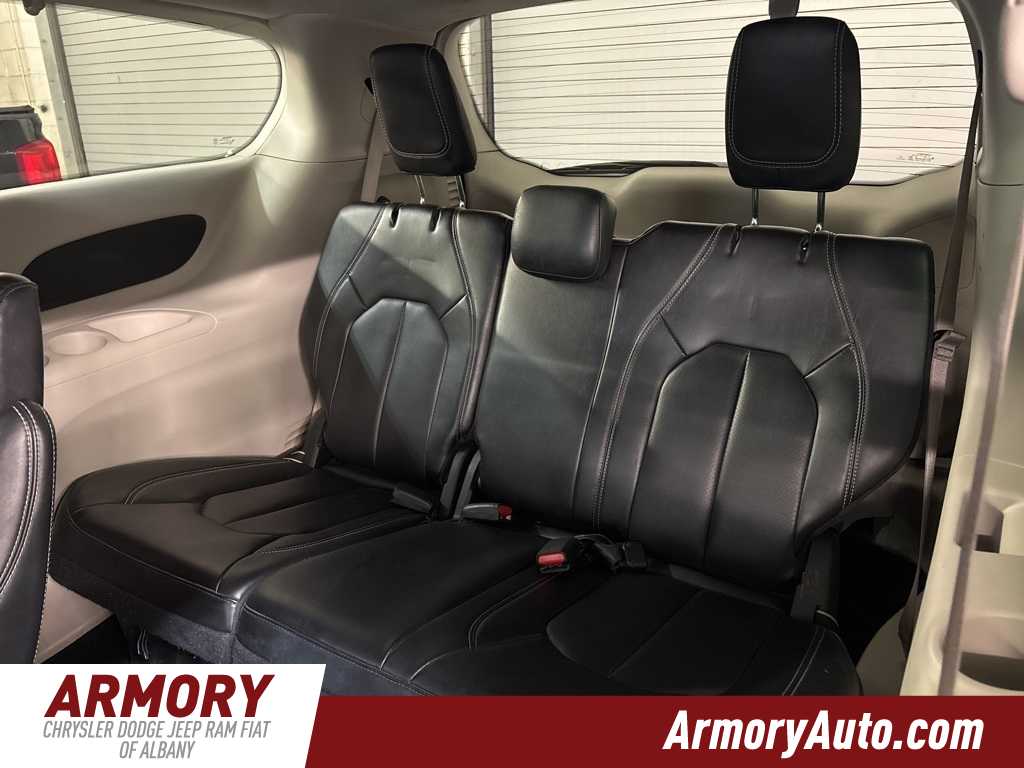 2023 Chrysler Pacifica Touring L 29