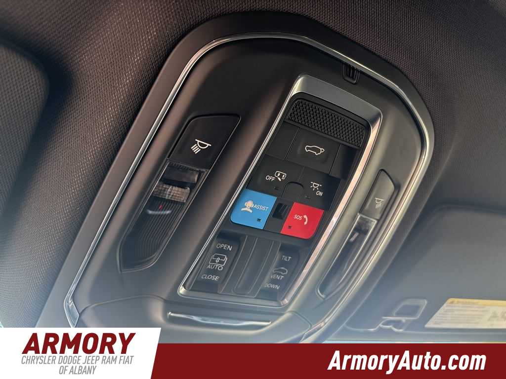 Thumbnail: 2025 Jeep Grand Cherokee L - 17