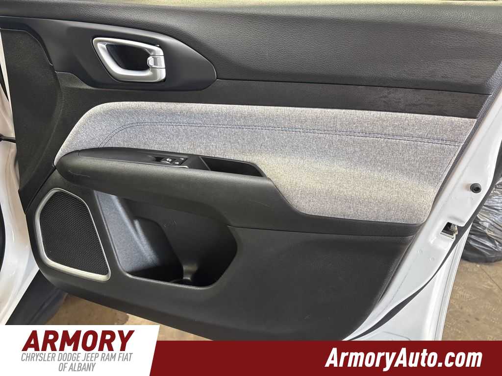 Thumbnail: 2023 Jeep Compass - 28