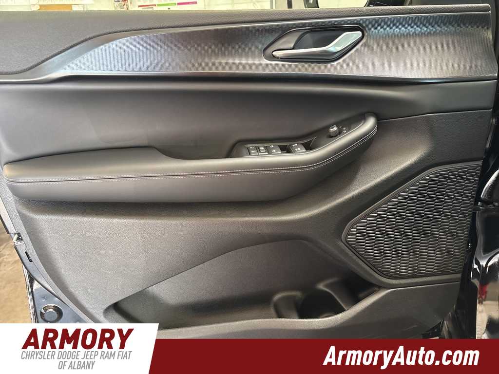 Thumbnail: 2025 Jeep Grand Cherokee - 7