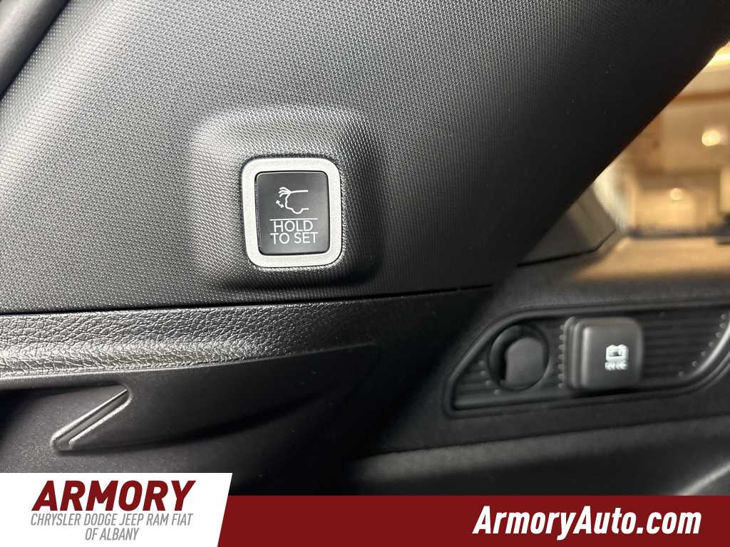 Thumbnail: 2025 Jeep Grand Cherokee - 26