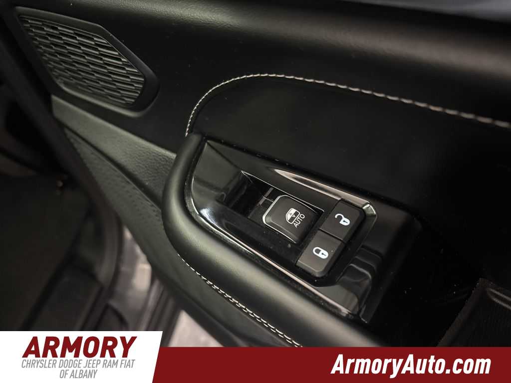 Thumbnail: 2023 Jeep Grand Cherokee L - 41