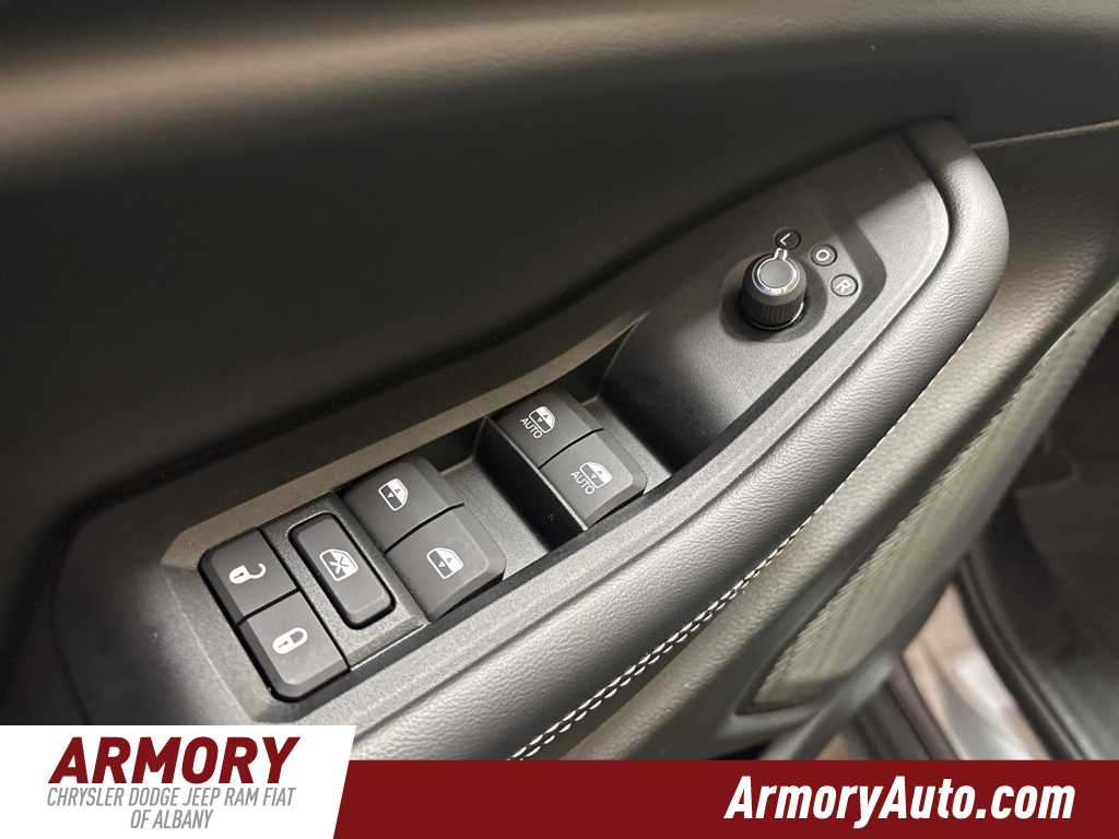 Thumbnail: 2025 Jeep Grand Cherokee - 8