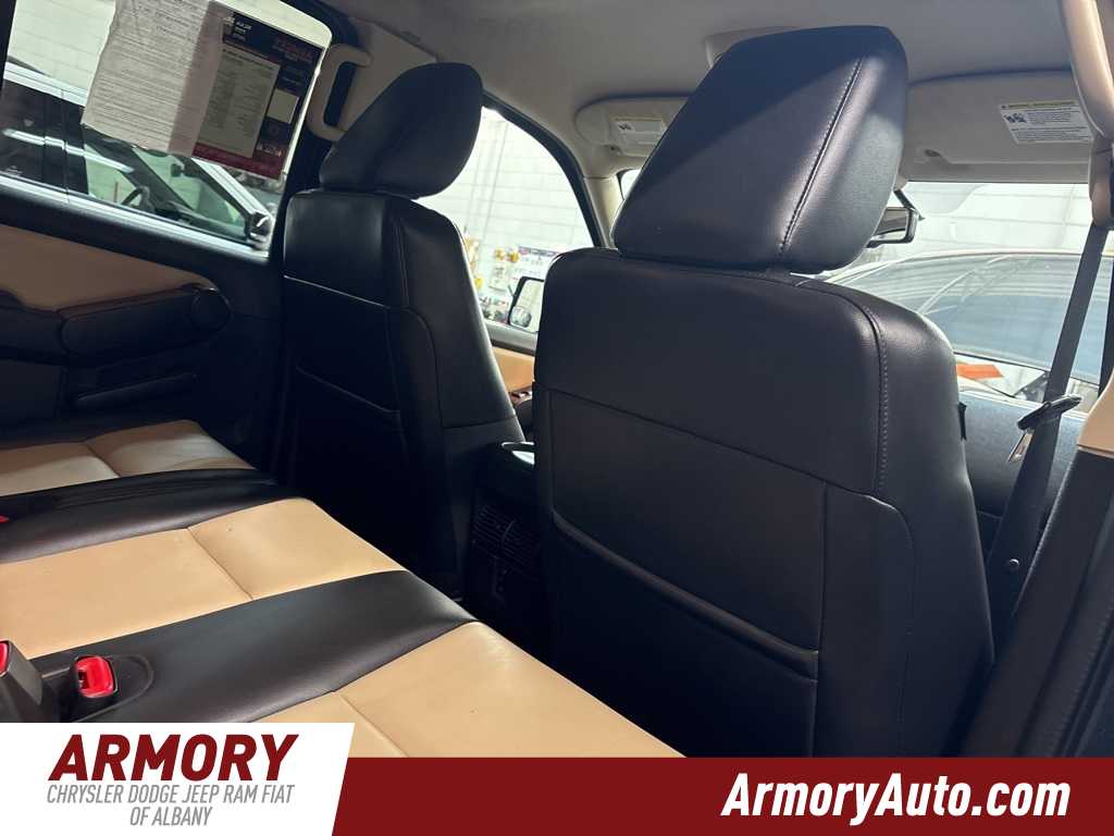 Thumbnail: 2010 Ford Explorer - 32