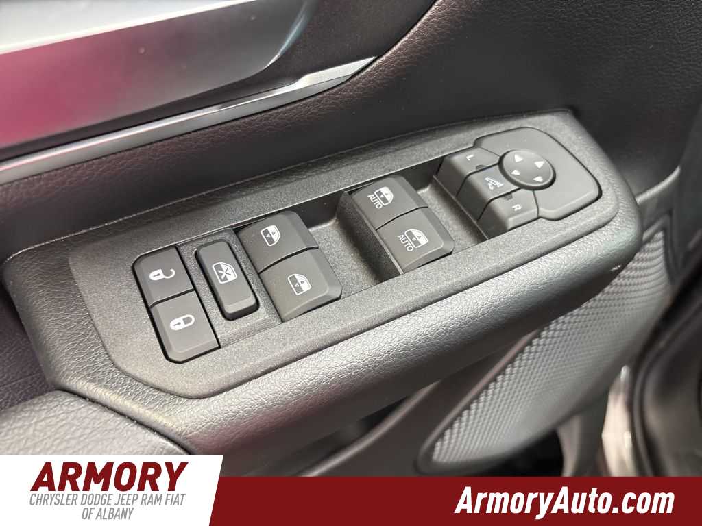 Thumbnail: 2026 RAM 1500 - 9