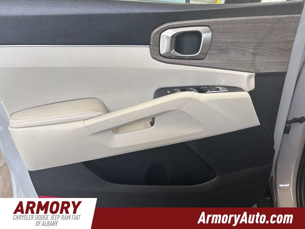 Thumbnail: 2022 Kia Sorento - 7