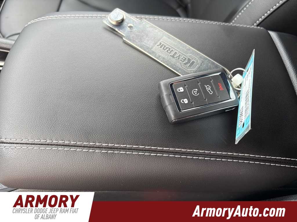 Thumbnail: 2025 Jeep Grand Cherokee - 17