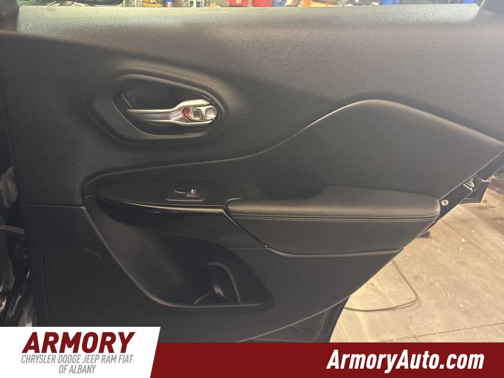 Thumbnail: 2023 Jeep Cherokee - 30