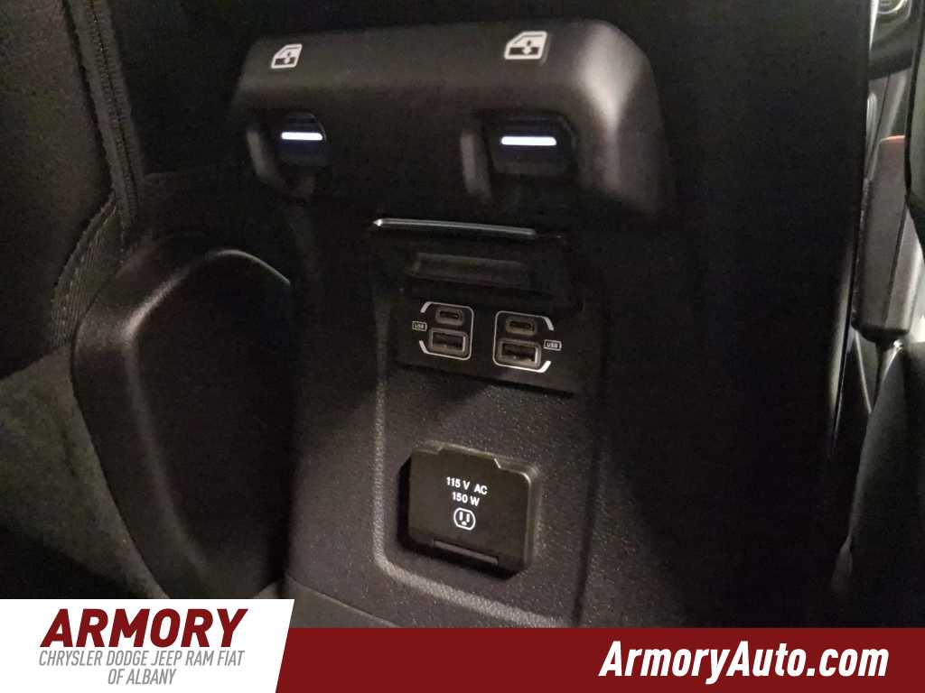 Thumbnail: 2022 Jeep Wrangler - 33