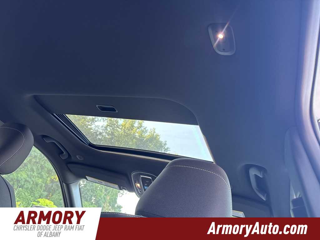 Thumbnail: 2025 Jeep Grand Cherokee - 24